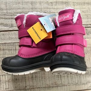 5T waterproof sherpa lined boots. New with tags. Primrose pink/black.